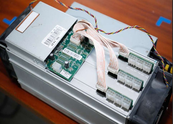 Подержанная горнорабочий Bitmain AntШахтер S9i 14T Биткойн 1325W Asic
